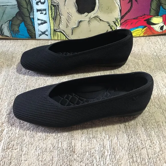 VIVAIA Square-Toe V-Cut Flats (Margot 2.0) Sz 40.5
