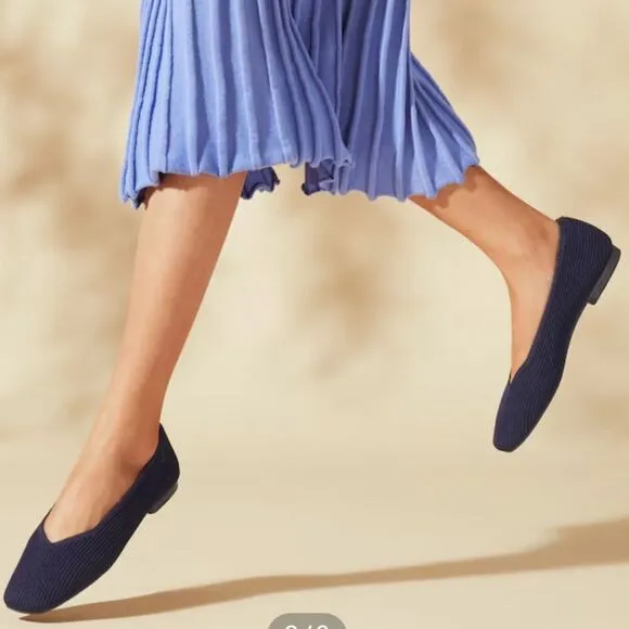 VIVAIA Square-Toe V-Cut Flats (Margot 2.0) Navy new in box