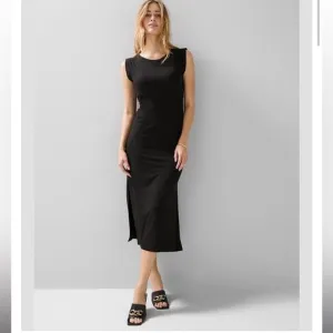 WHBM Sleeveless Smocked Slub Dress