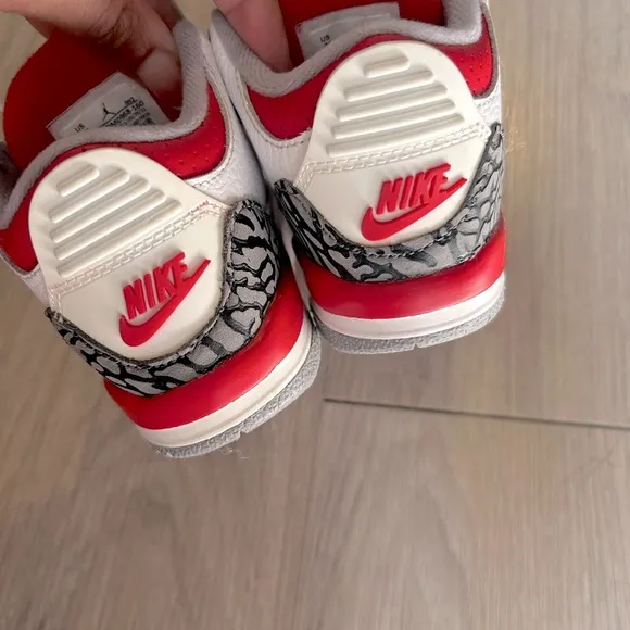 White and Gray Kids Retro 3 JordansAIR JORDAN 3 RETRO TD&quot;FIRE RED&quot;