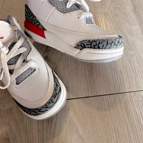 White and Gray Kids Retro 3 JordansAIR JORDAN 3 RETRO TD&quot;FIRE RED&quot;