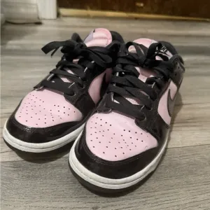 Wmns Dunk Low 'Pink Foam Black'