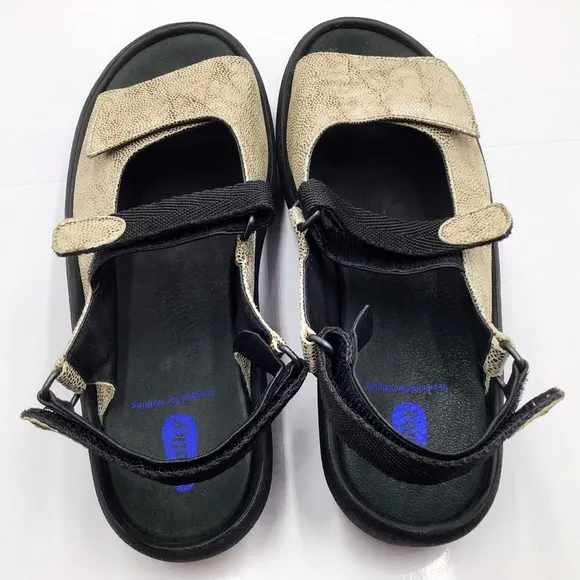 {WOLKY} Jewel Beige Caviar Sandals