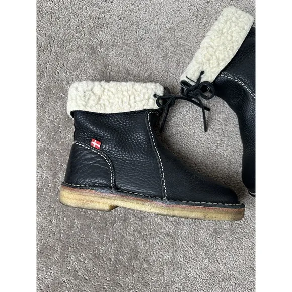 Women Boots Duckfeet Arhus Shearling Lined Crepe Sole Black, Size 40, US 9.5