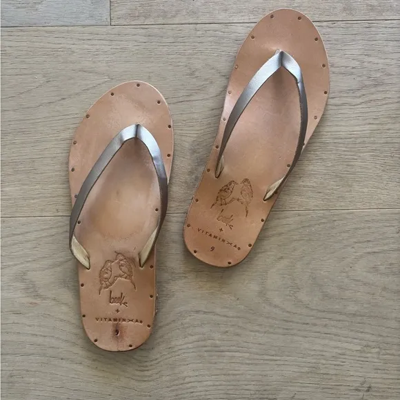 Women's BEEK BRONZE NATURAL SEABIRD SANDAL by VITAMIN A size 9