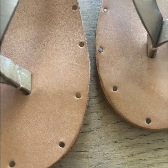 Women's BEEK BRONZE NATURAL SEABIRD SANDAL by VITAMIN A size 9