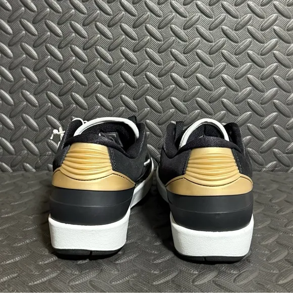 Womens Jordan Athletic Sneakers Black Gold Size 7.5‎