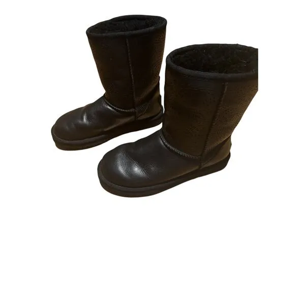 Women’s UGG Australia Triana Seaweed Boots Black Leather Shearling Sz 6