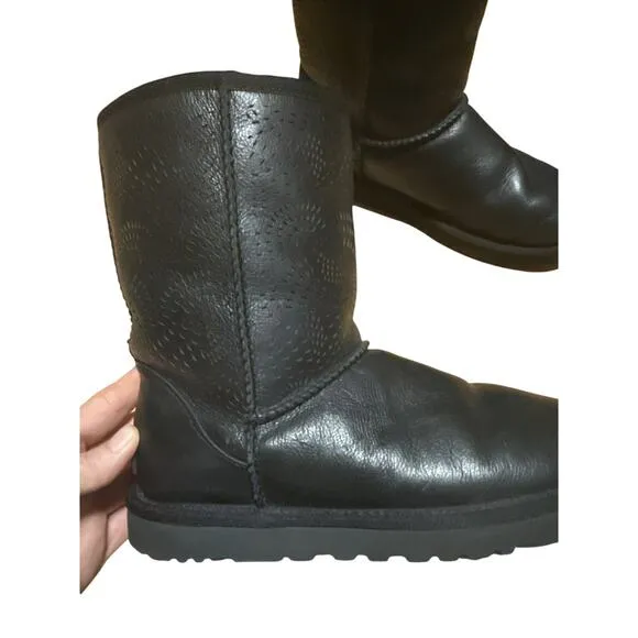 Women’s UGG Australia Triana Seaweed Boots Black Leather Shearling Sz 6