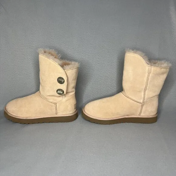 Womens UGG Boots Sz 8 Turn Lock Suede Wool Pinkish Tan Blush Amber #1094933 Boho