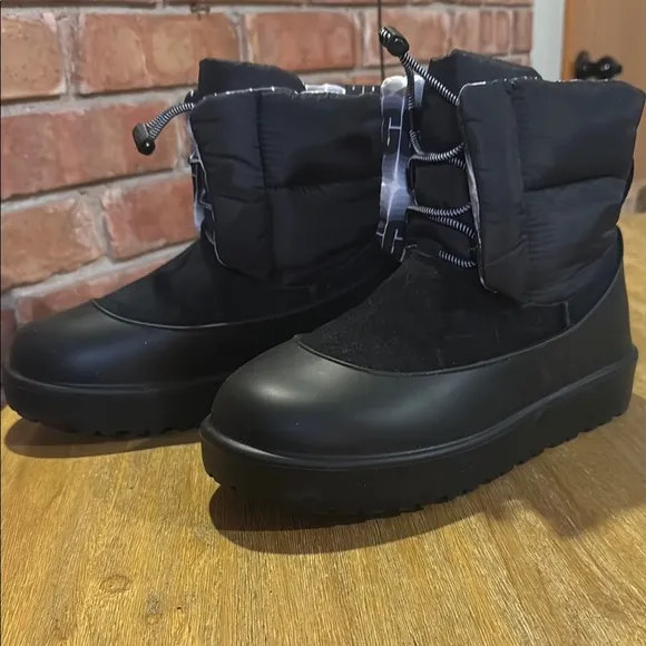 WOMENS US 7 UGG CLASSIC MAXI TOGGLE BOOT BLACK SUEDE WINTER SNOW GALOSH