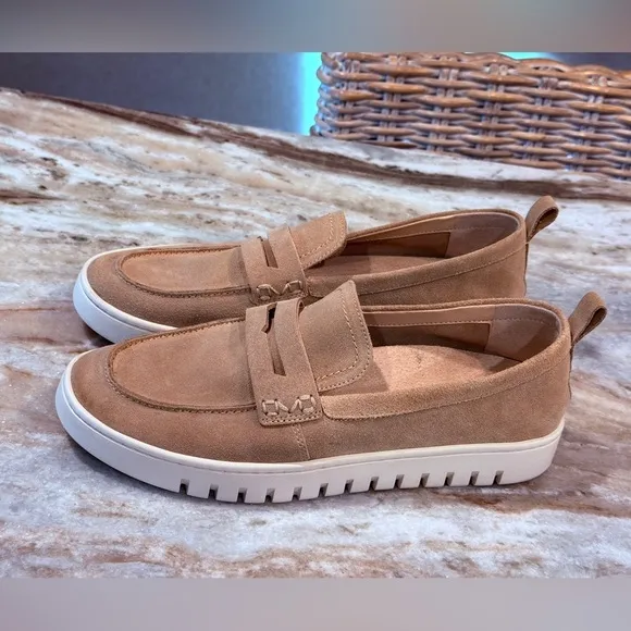 Women’s VIONIC Uptown Loafers- sand suede. Size 10