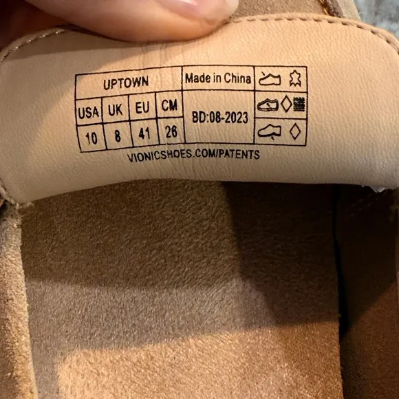 Women’s VIONIC Uptown Loafers- sand suede. Size 10