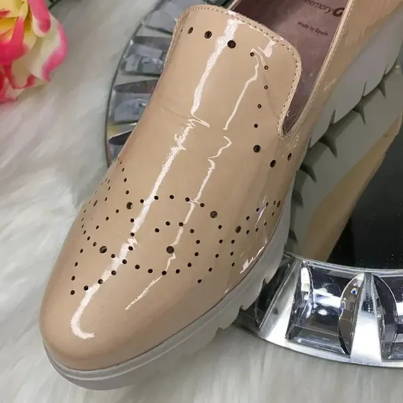 Wondersfly Nude Patent Leather Loafers 40