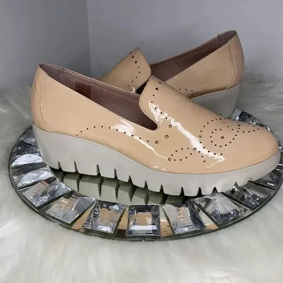 Wondersfly Nude Patent Leather Loafers 40