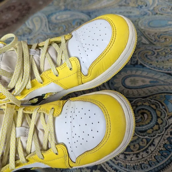 Youth 5y Nike Air Force 1 Dynamic Yellow Floral Edition