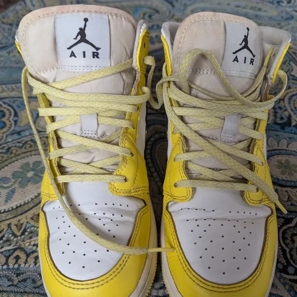 Youth 5y Nike Air Force 1 Dynamic Yellow Floral Edition
