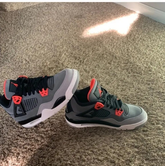 Youth Kids AIR JORDAN 4 Retro Infrared Sneakers Sz 5