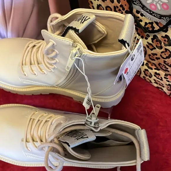 ZARA WEDNESDAY ANKLE COMBAT HIKING BOOTS SHOES KIDS 2100/330/002 BEIGE SIZE 4