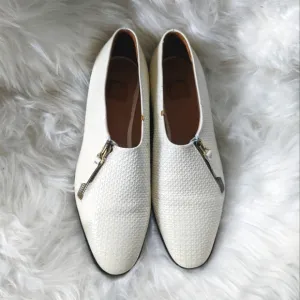 Zoe Lee Off White Textured Zipper Loafers